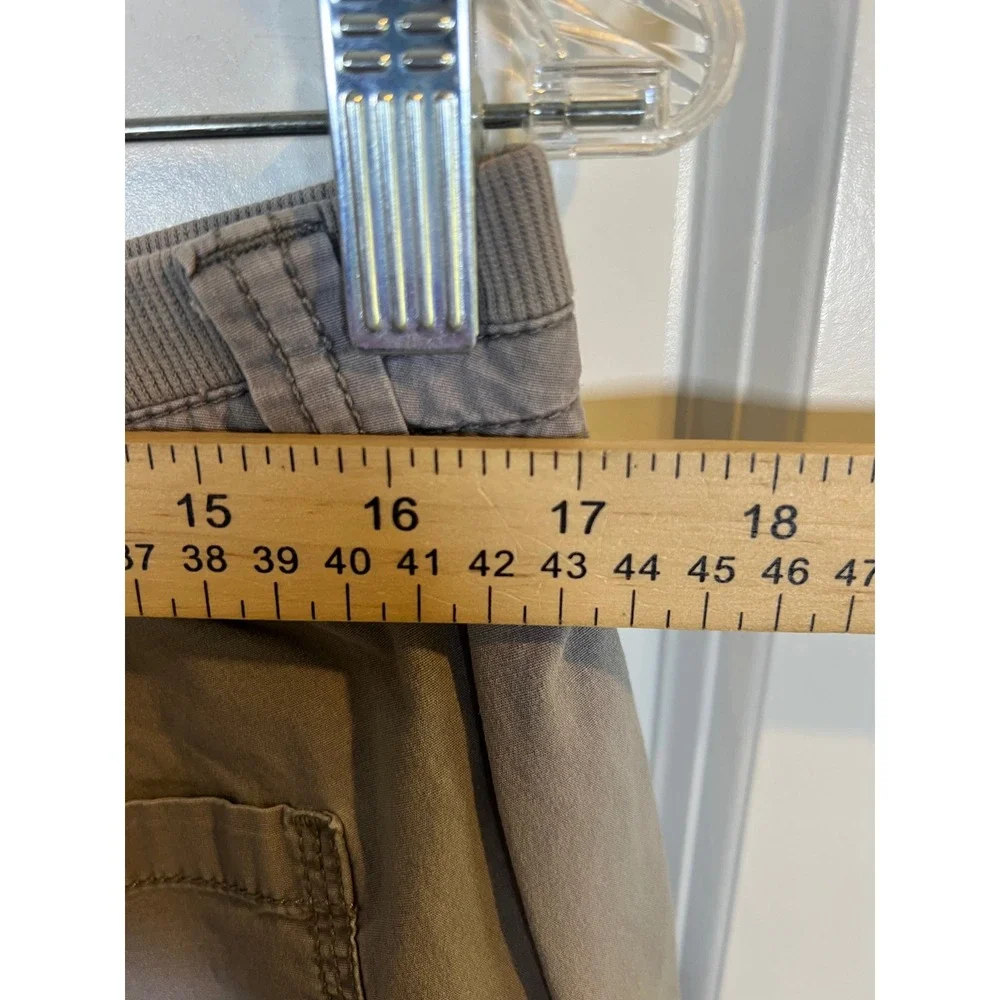 LL Bean Womens Cargo Shorts Gray Cotton Stretch Petite Size 12P